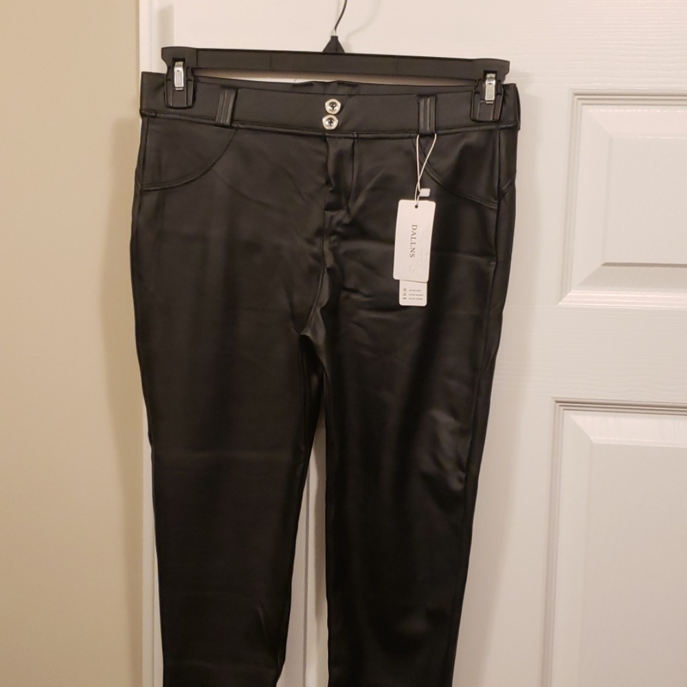 Faux leather black legging